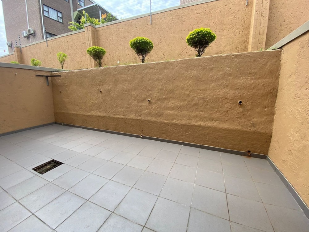 Security complex home let in Morningside, Durban - 1DA1694327 Security complex home let in Morningside, Durban - 1DA1694327