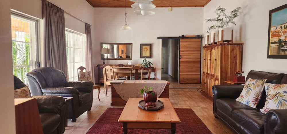 House for sale in Cradock - 1KK1705099 House for sale in Cradock - 1KK1705099