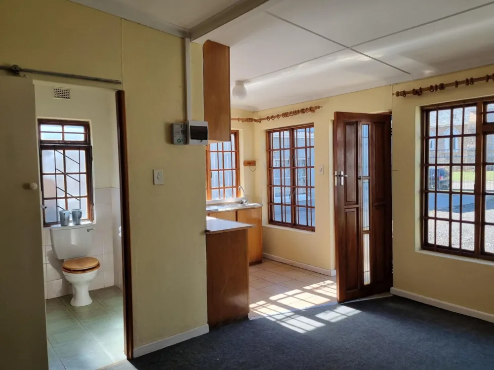 Bachelor apartment to rent in Sunnyside, Grahamstown, Makhanda - 1GC1749337 Bachelor apartment to rent in Sunnyside, Grahamstown, Makhanda - 1GC1749337