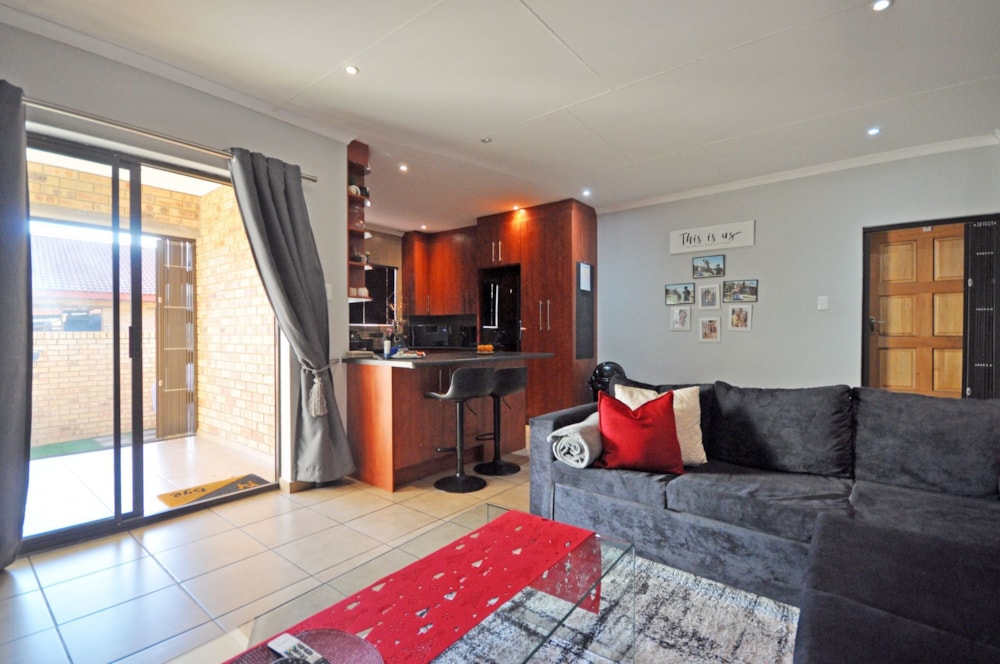 Townhouse sold in Three Rivers North - 1VT1609125