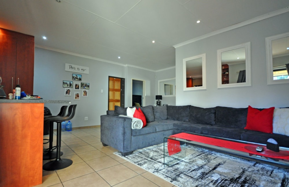 Townhouse sold in Three Rivers North - 1VT1609125