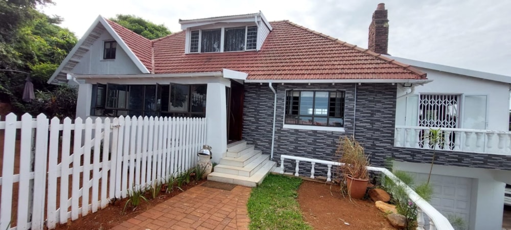Double-storey house for sale in Durban North - 1ND1698000 Double-storey house for sale in Durban North - 1ND1698000