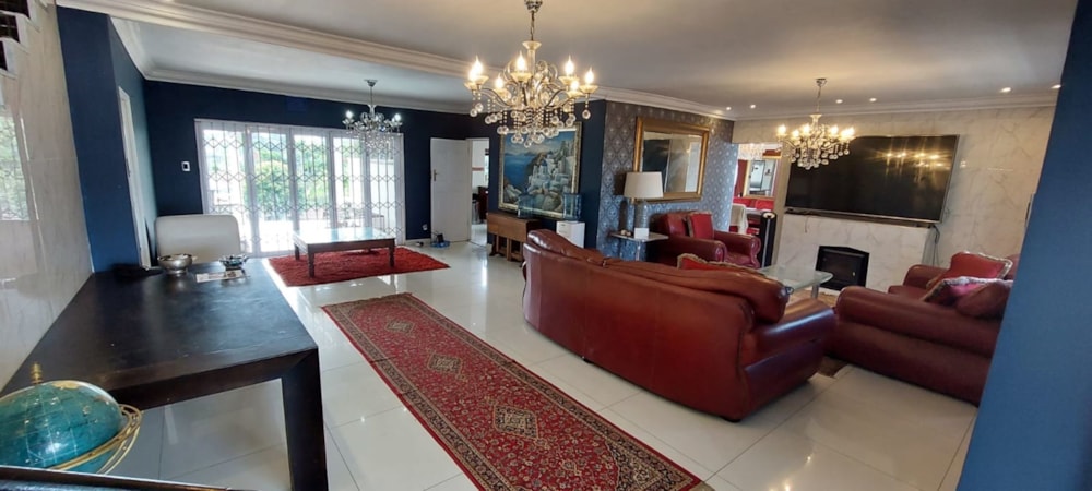 Double-storey house for sale in Durban North - 1ND1698000 Double-storey house for sale in Durban North - 1ND1698000