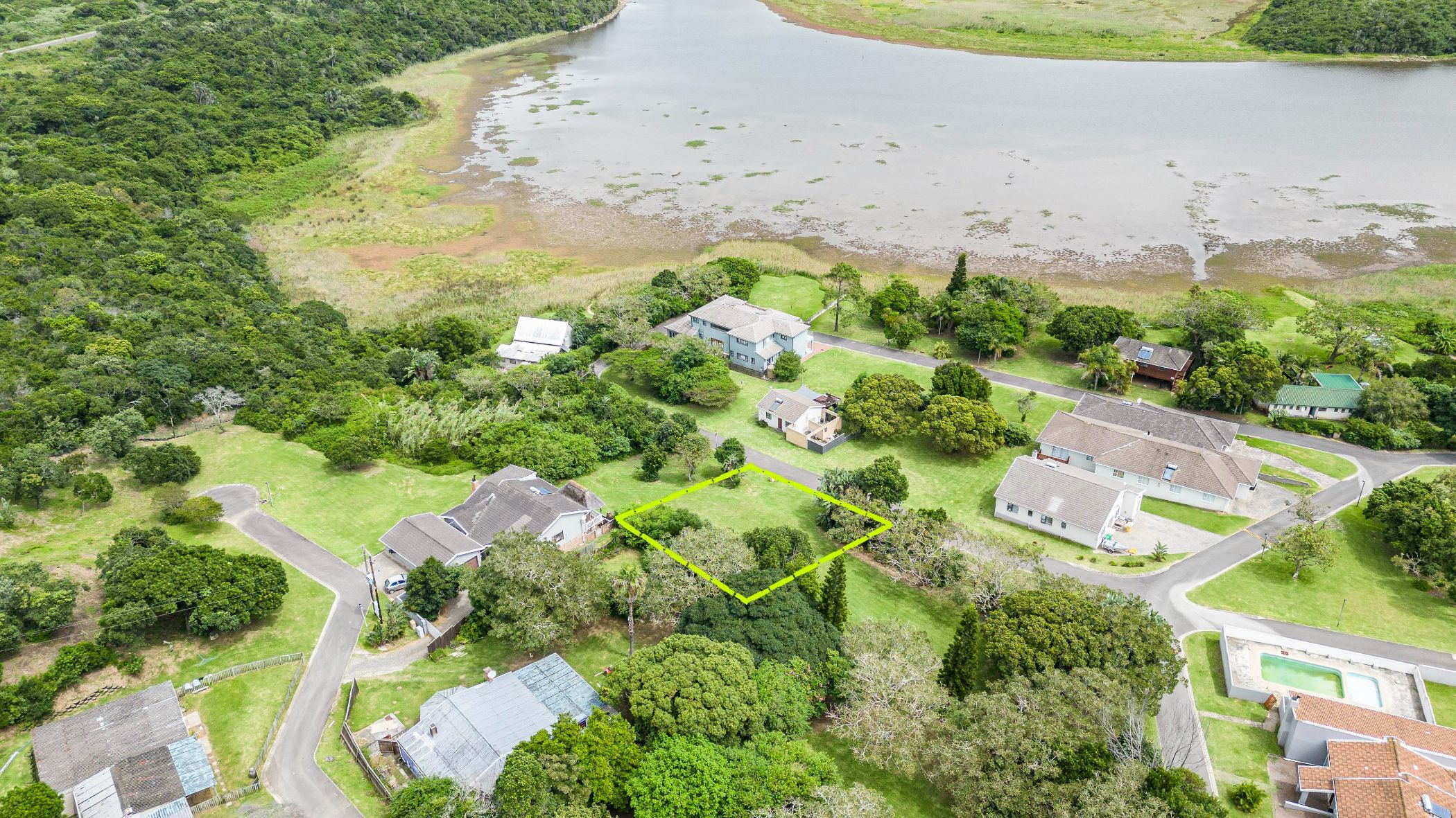 Residential vacant land for sale in Beacon Bay - 1ET1606270