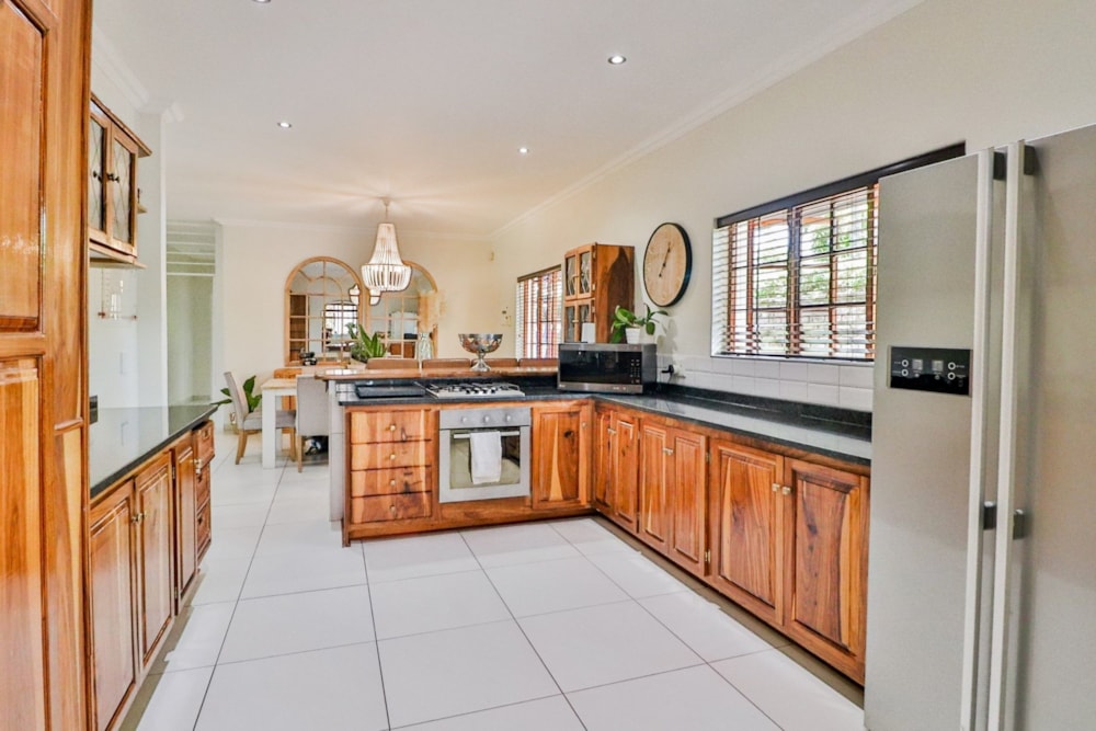 Smallholding for sale in White River AH - 1WR1747253