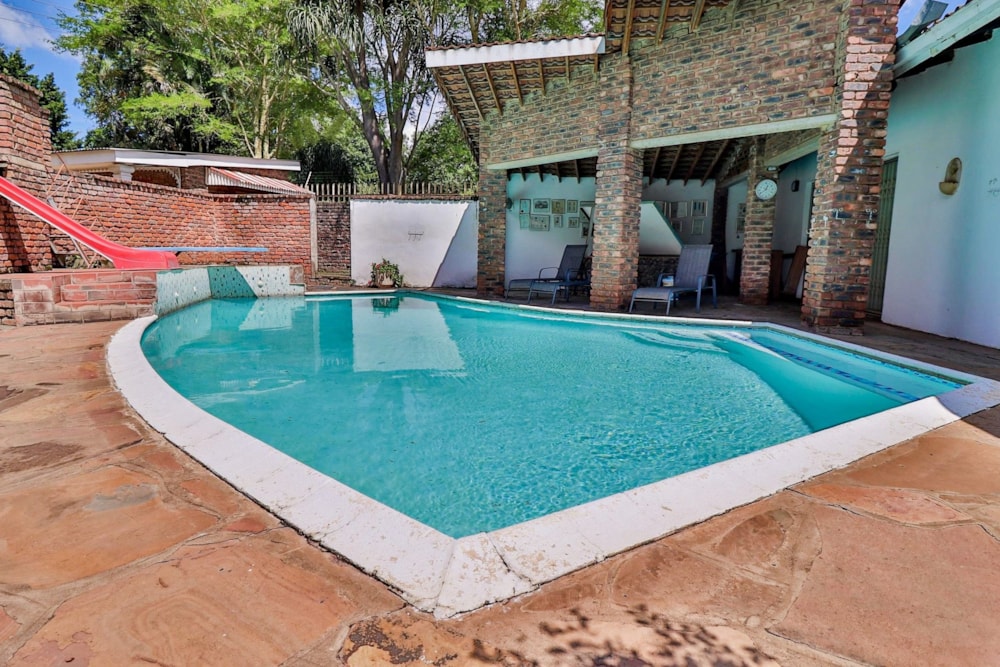 Guesthouse for sale in White River - 1WR1272183 Guesthouse for sale in White River - 1WR1272183