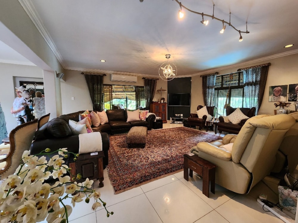 Double-storey house for sale in Meer en See - 1RI1347924 Double-storey house for sale in Meer en See - 1RI1347924