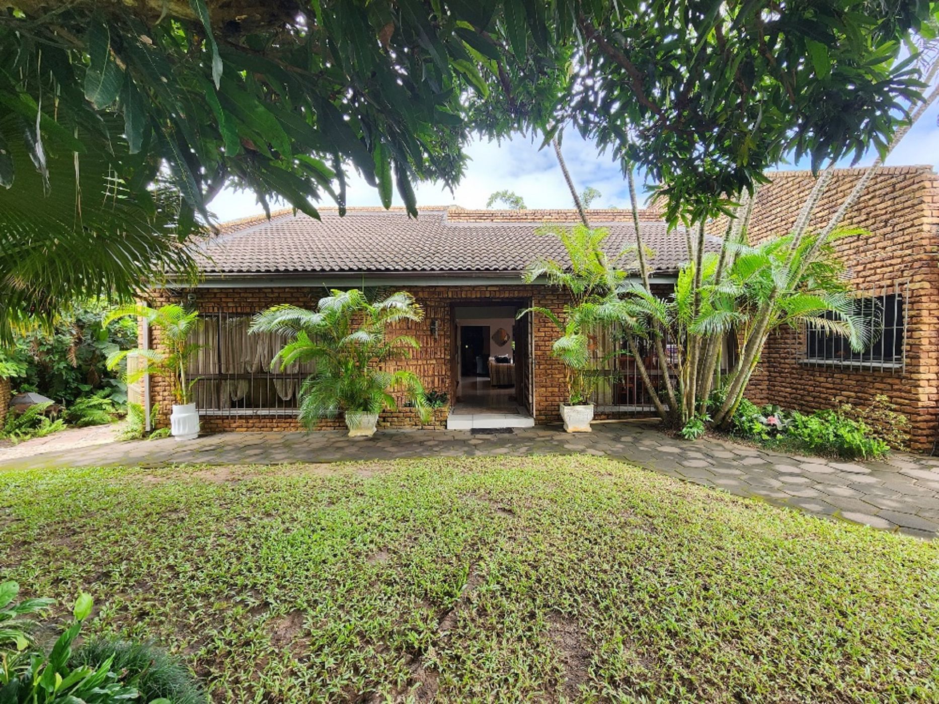 Double-storey house for sale in Meer en See - 1RI1347924