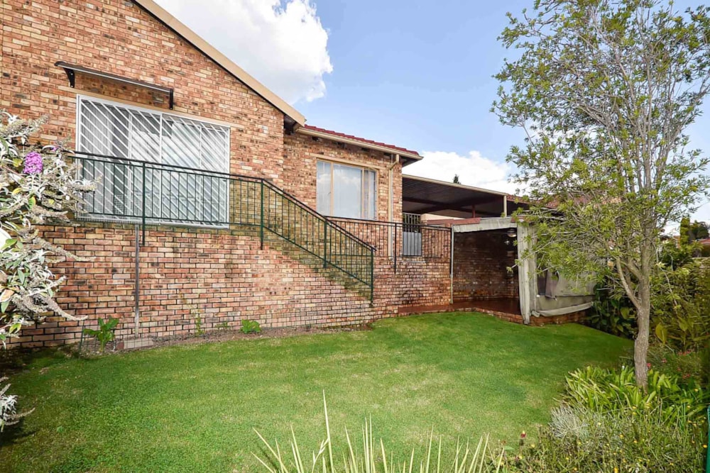 Townhouse for sale in Wilgeheuwel - RAN1725431