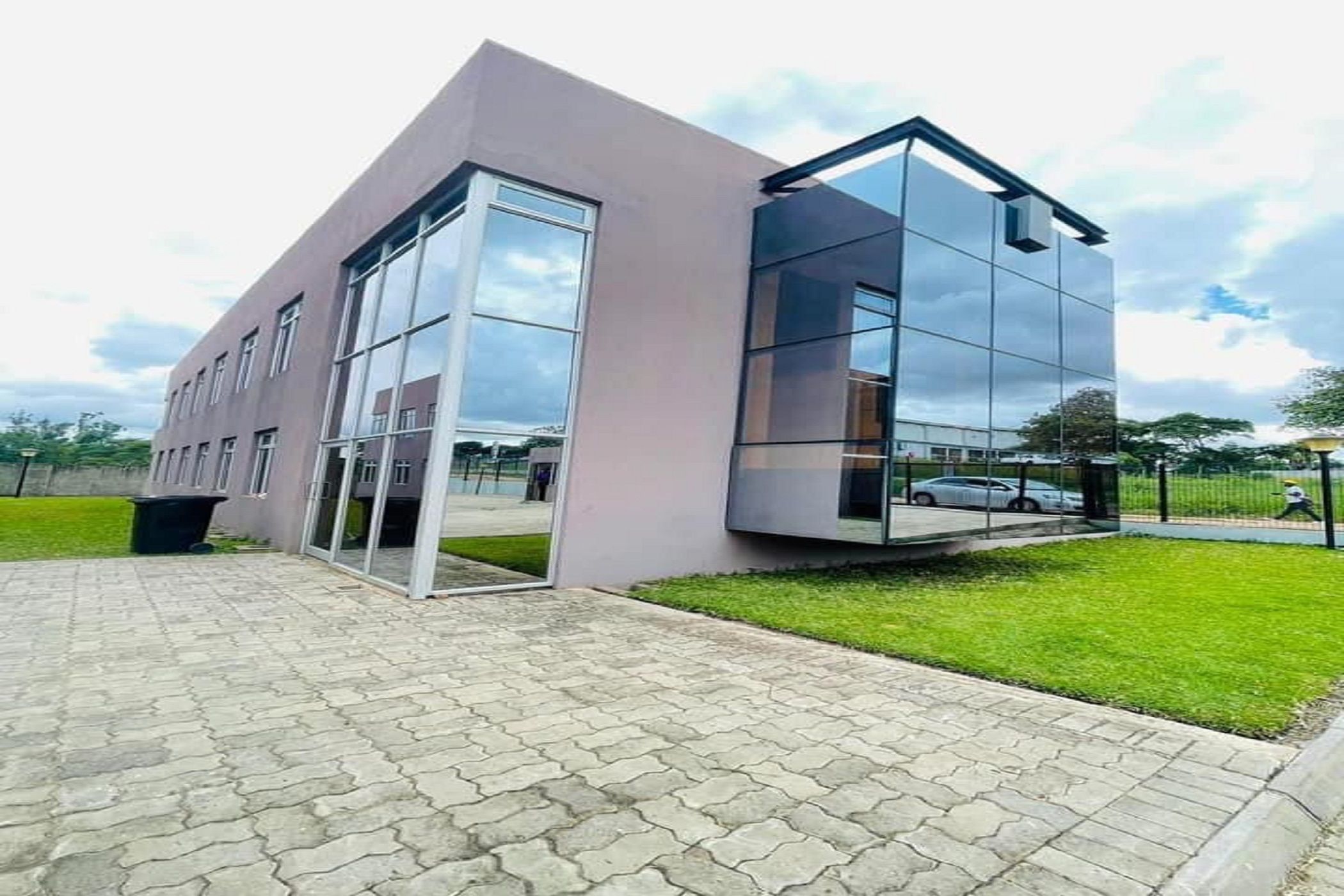 Commercial office to rent in Lusaka, Zambia - 3ZA1410415