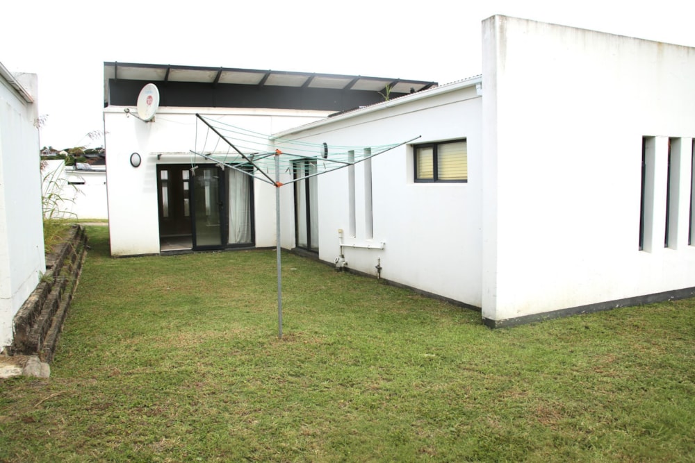 Townhouse for sale in Nahoon Valley Park - 1ET1610485 Townhouse for sale in Nahoon Valley Park - 1ET1610485