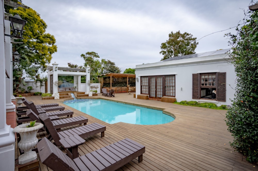Double-storey house for sale in Cowies Hill - 1WP1740124 Double-storey house for sale in Cowies Hill - 1WP1740124