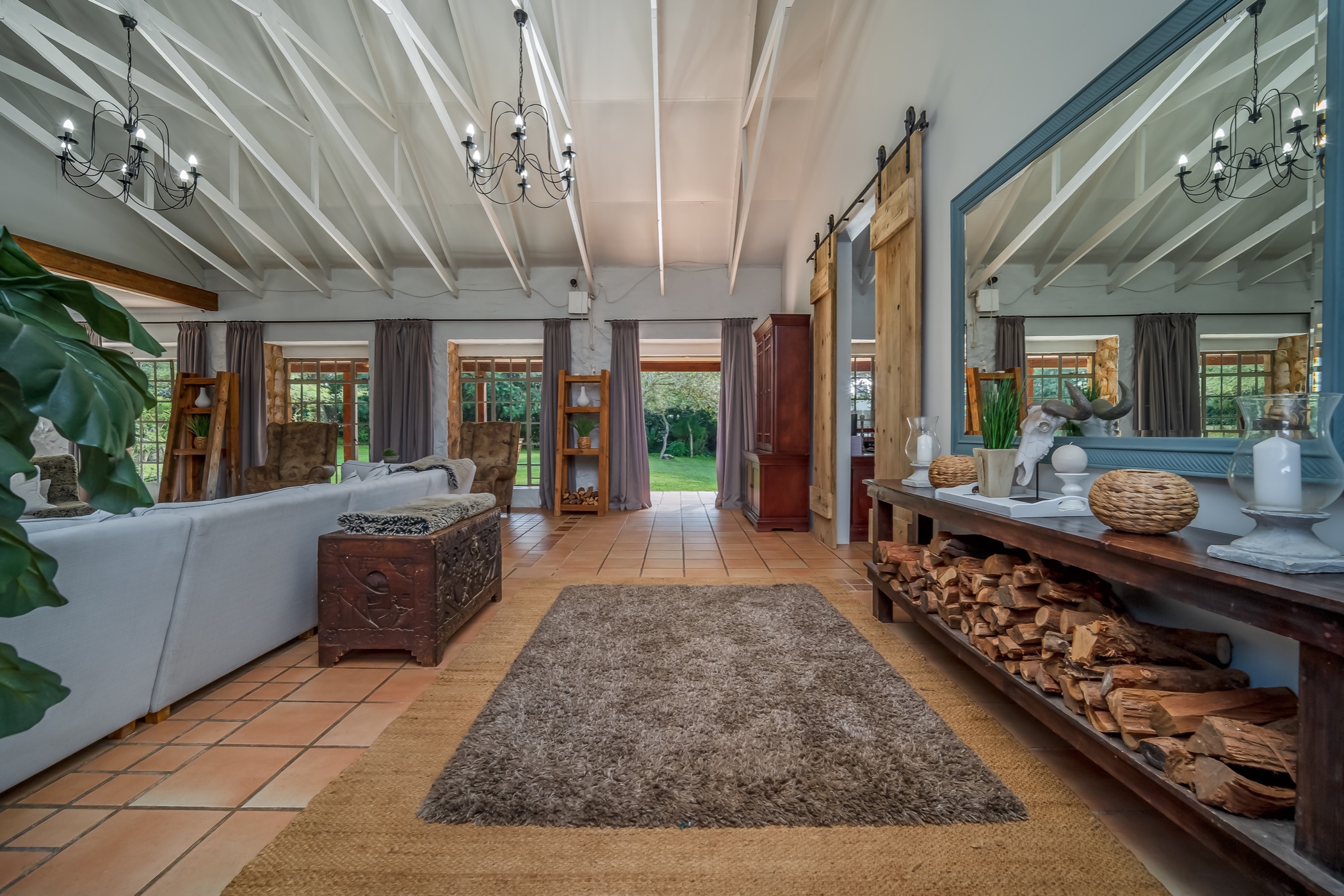 House let in Hillcrest Park - 1KF1686852