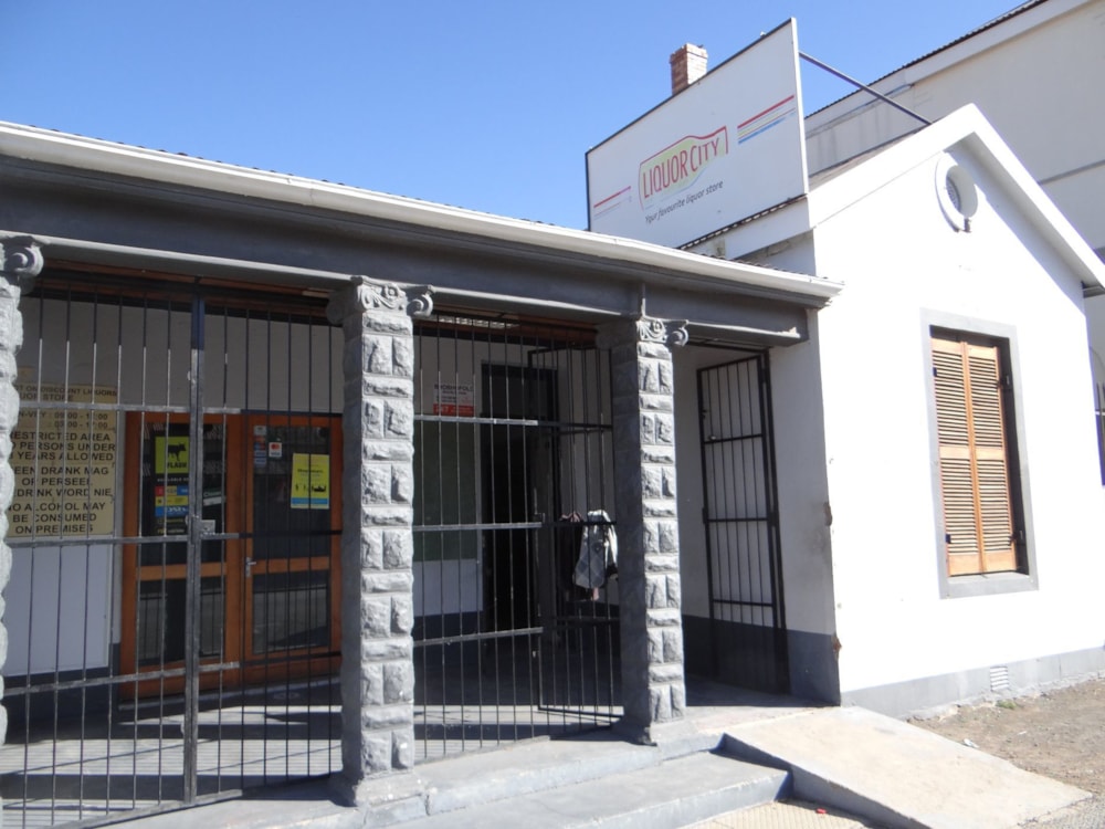 Commercial retail property sold in Beaufort West - 1KK1609512 Commercial retail property sold in Beaufort West - 1KK1609512