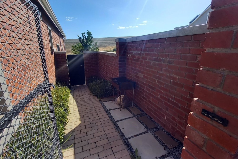 Bachelor apartment let in Mount Royal Golf & Country Estate - 1SJ1680637 Bachelor apartment let in Mount Royal Golf & Country Estate - 1SJ1680637