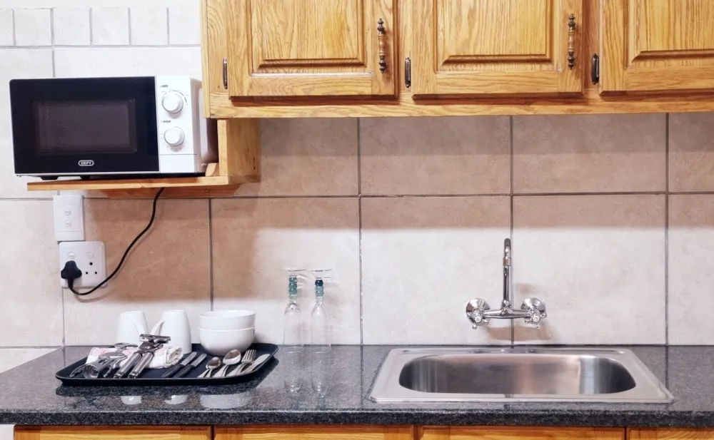 Bachelor apartment to rent in Schoemansville - 1HR1733183