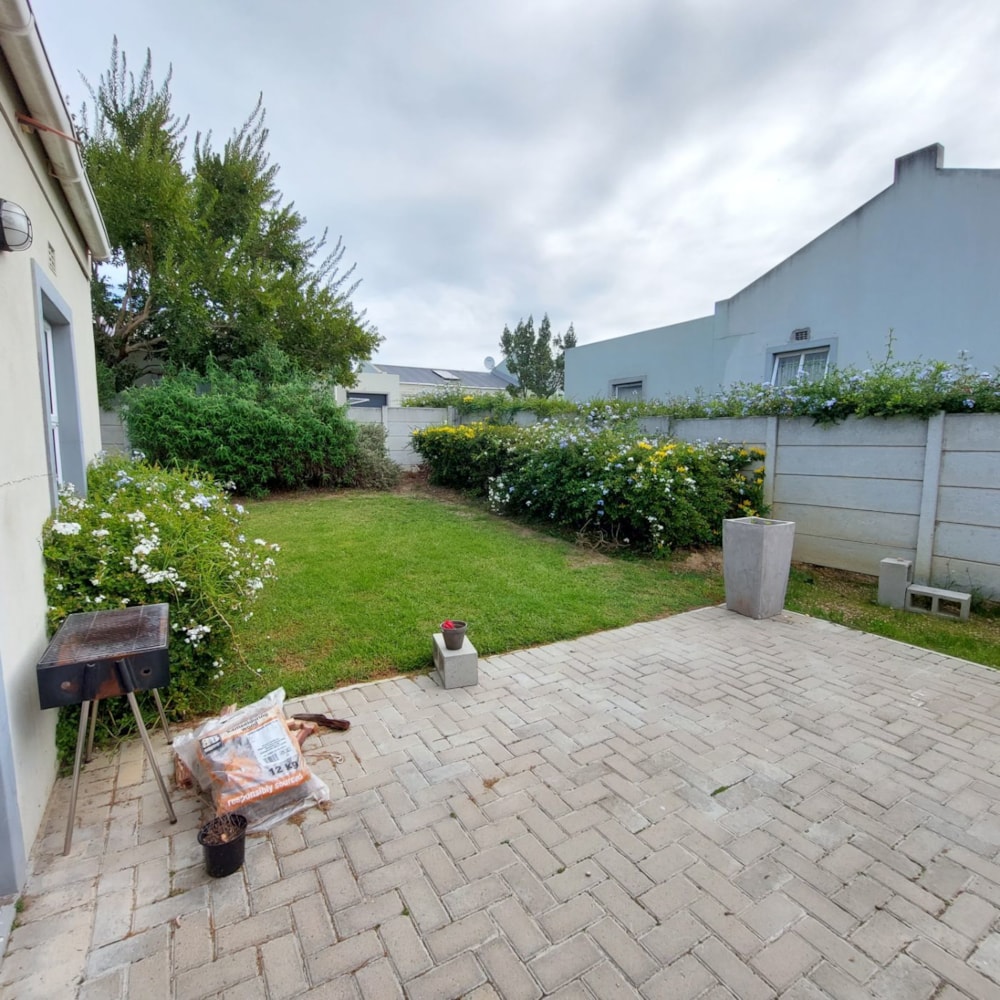 Semi-detached house to rent in Stellenbosch - STL1730093