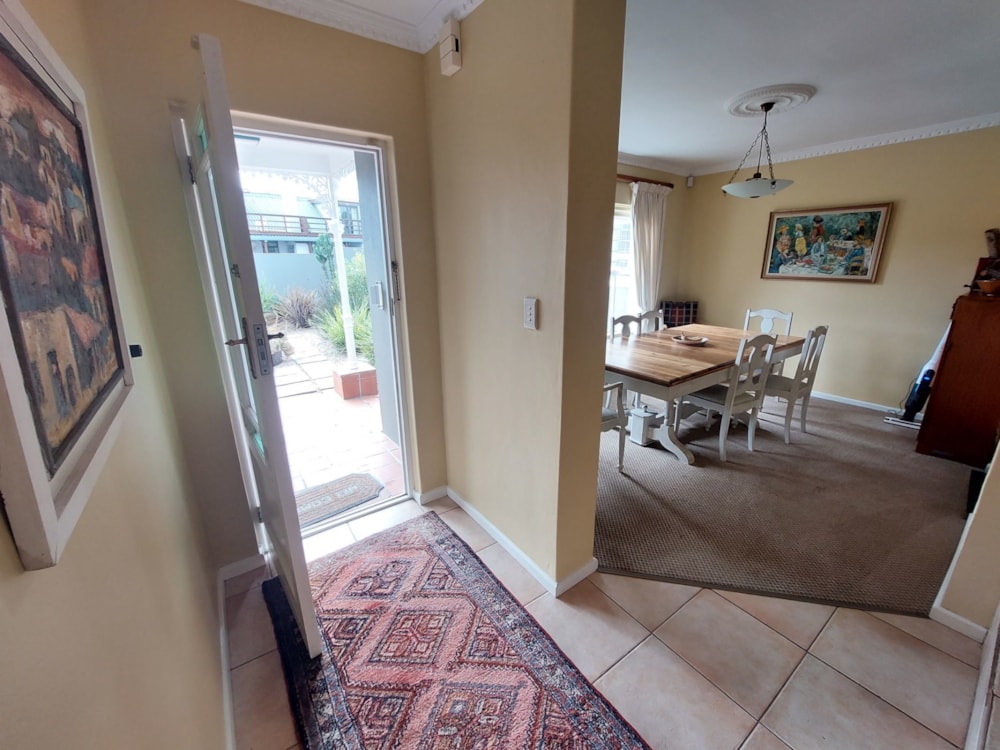 Double-storey house to rent in Onrus - ONL1733797