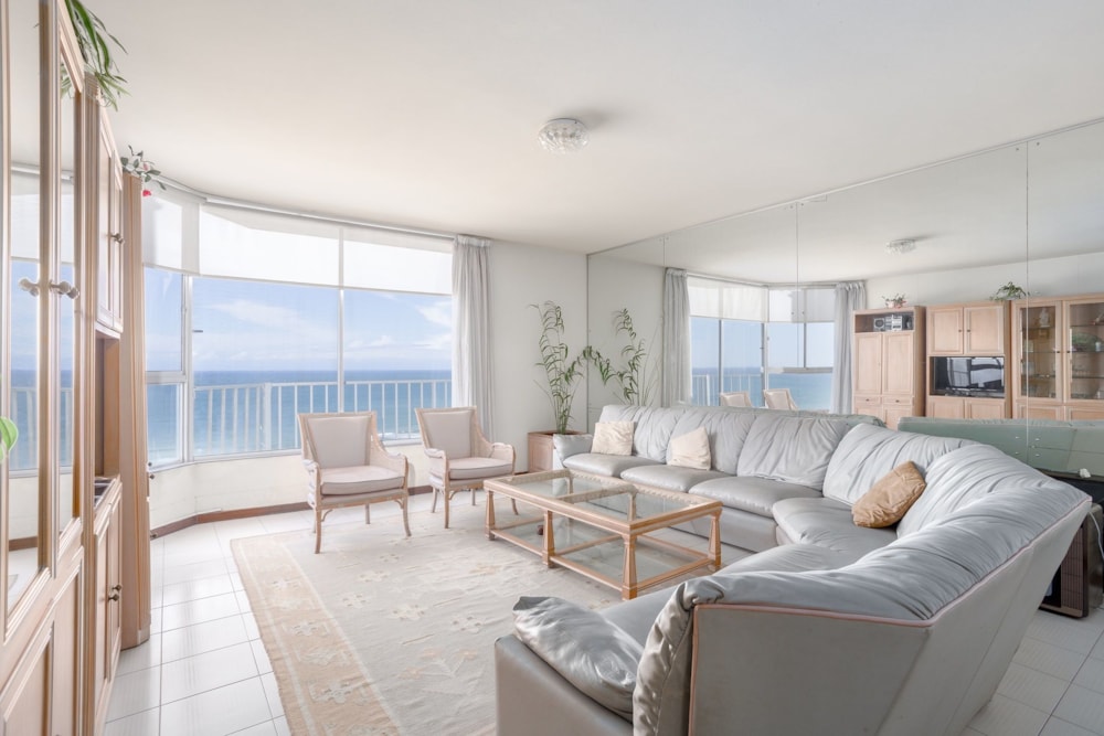 Apartment for sale in North Beach Durban - 1DA1610329 Apartment for sale in North Beach Durban - 1DA1610329