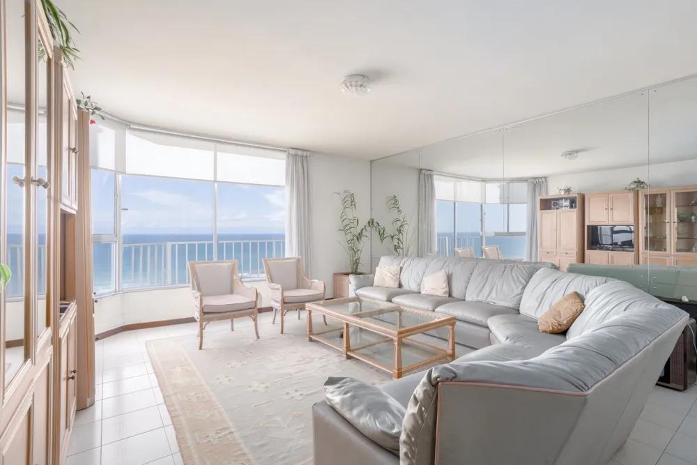 Apartment for sale in North Beach Durban - 1DA1610329 Apartment for sale in North Beach Durban - 1DA1610329