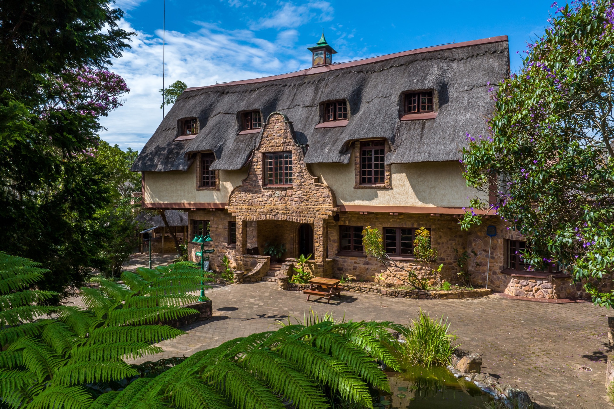 Country hotel for sale in Assagay - 1KF1610263