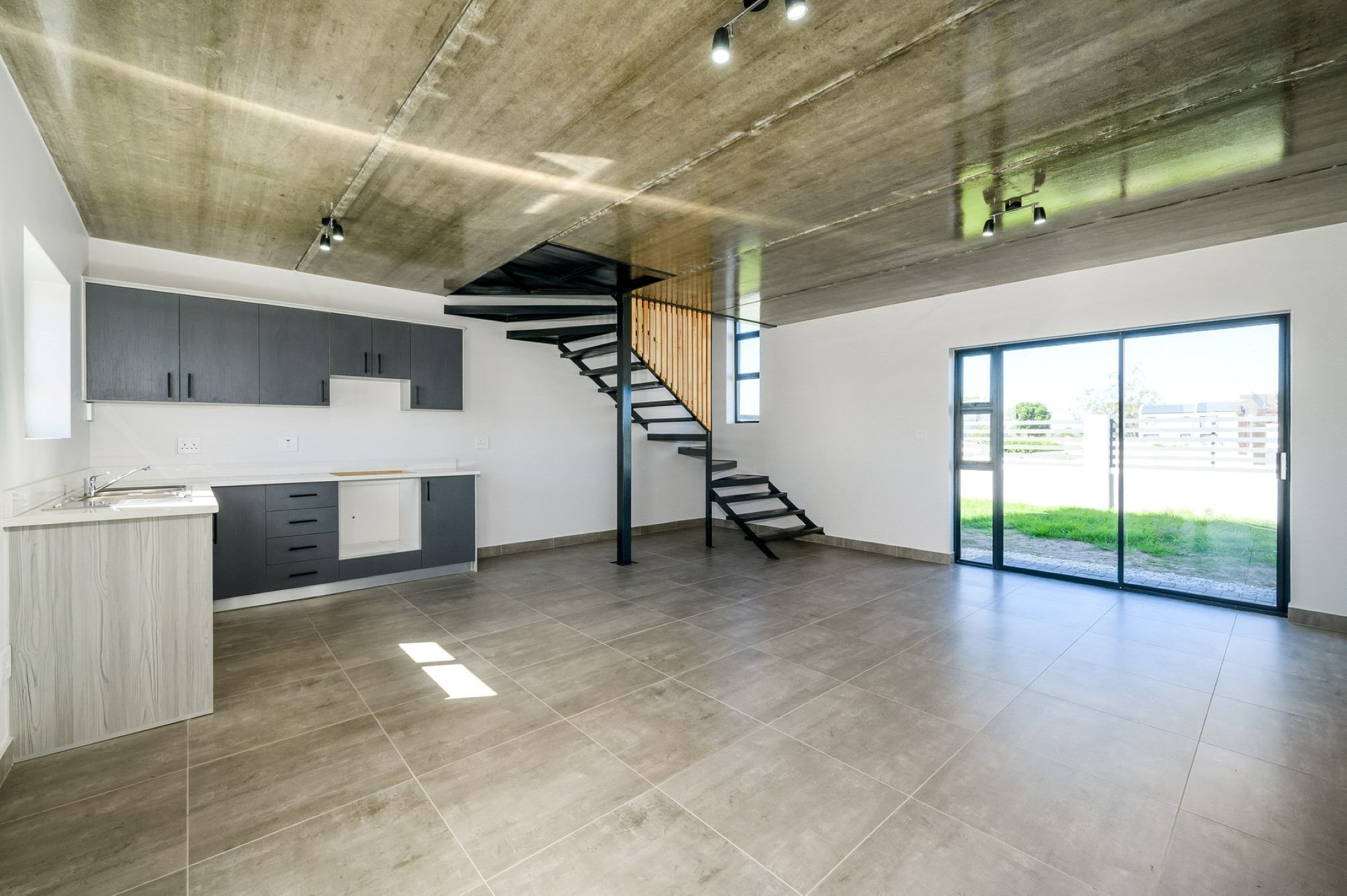 Double-storey house for sale in Parsons Vlei - 1PLZ1608856