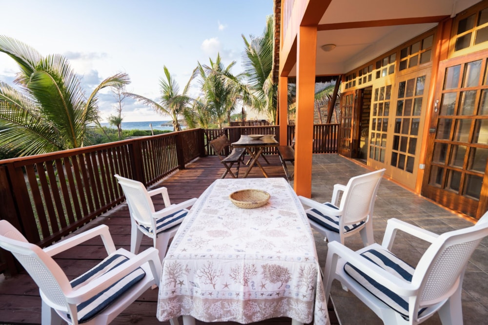 Beachfront villa for sale in Praia do Tofo, Mozambique - 3MQ1609133