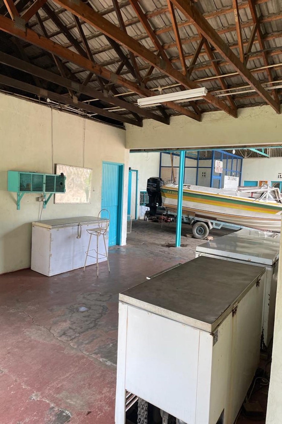 Commercial industrial property for sale in Kariba, Zimbabwe - 3ZB1609174 Commercial industrial property for sale in Kariba, Zimbabwe - 3ZB1609174