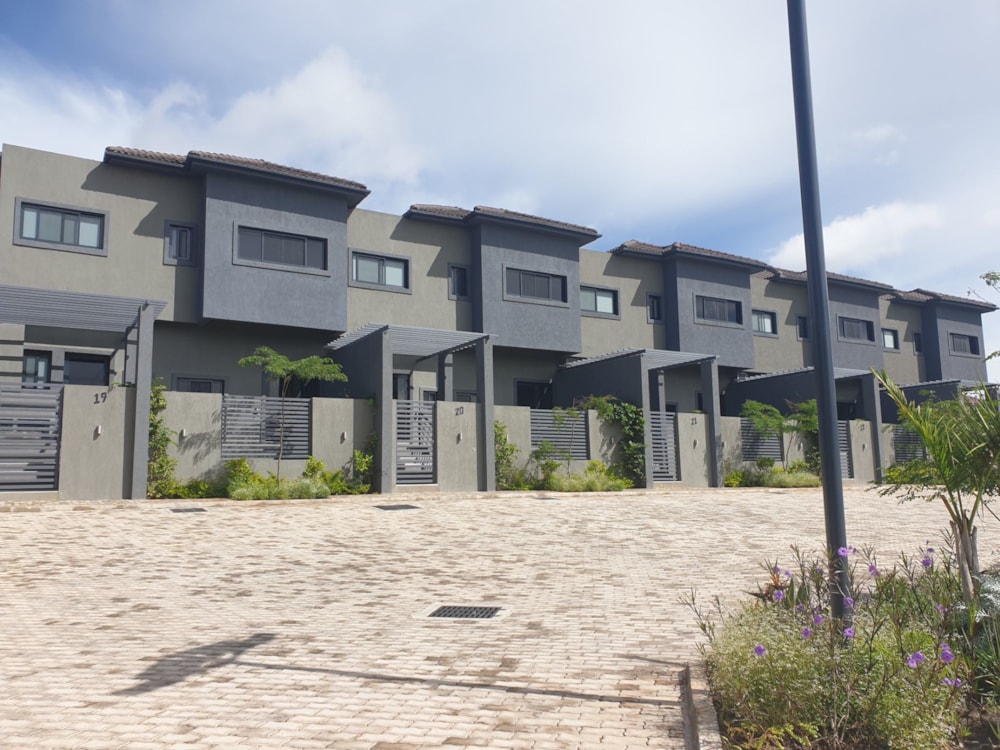 Security complex home to rent in Roma, Zambia - 3ZA1609195