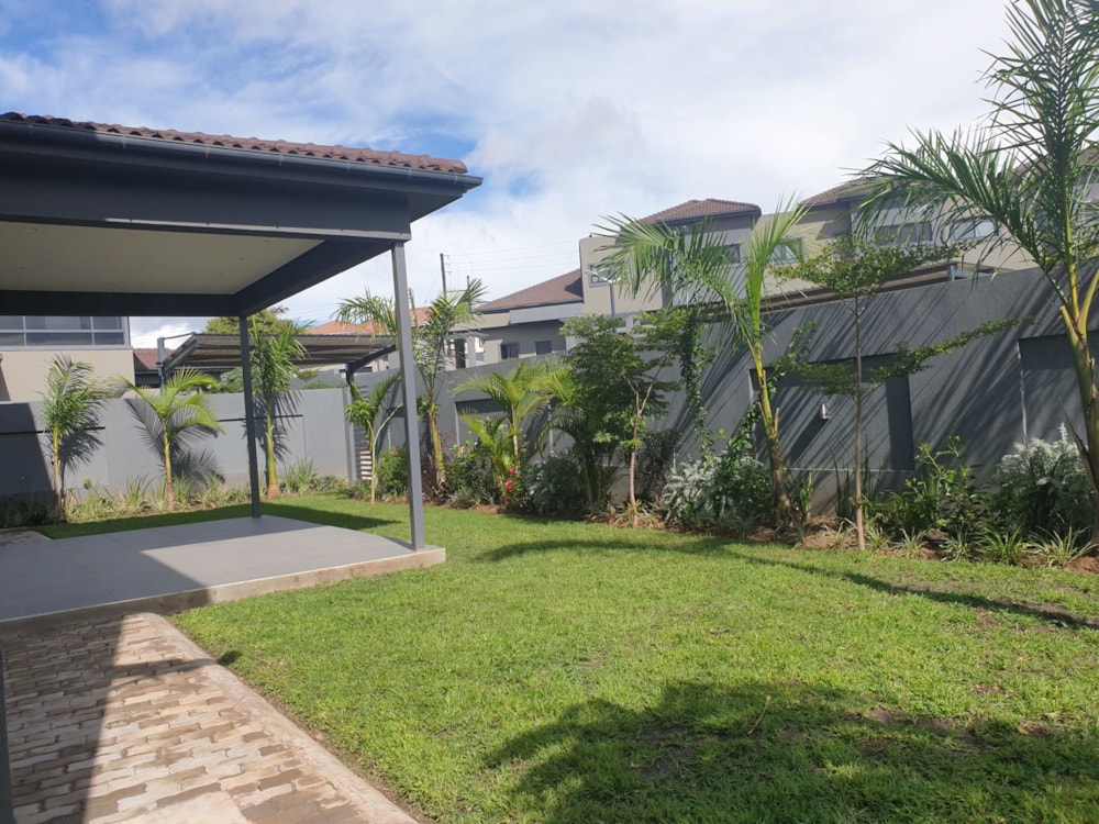 Security complex home to rent in Roma, Zambia - 3ZA1609195