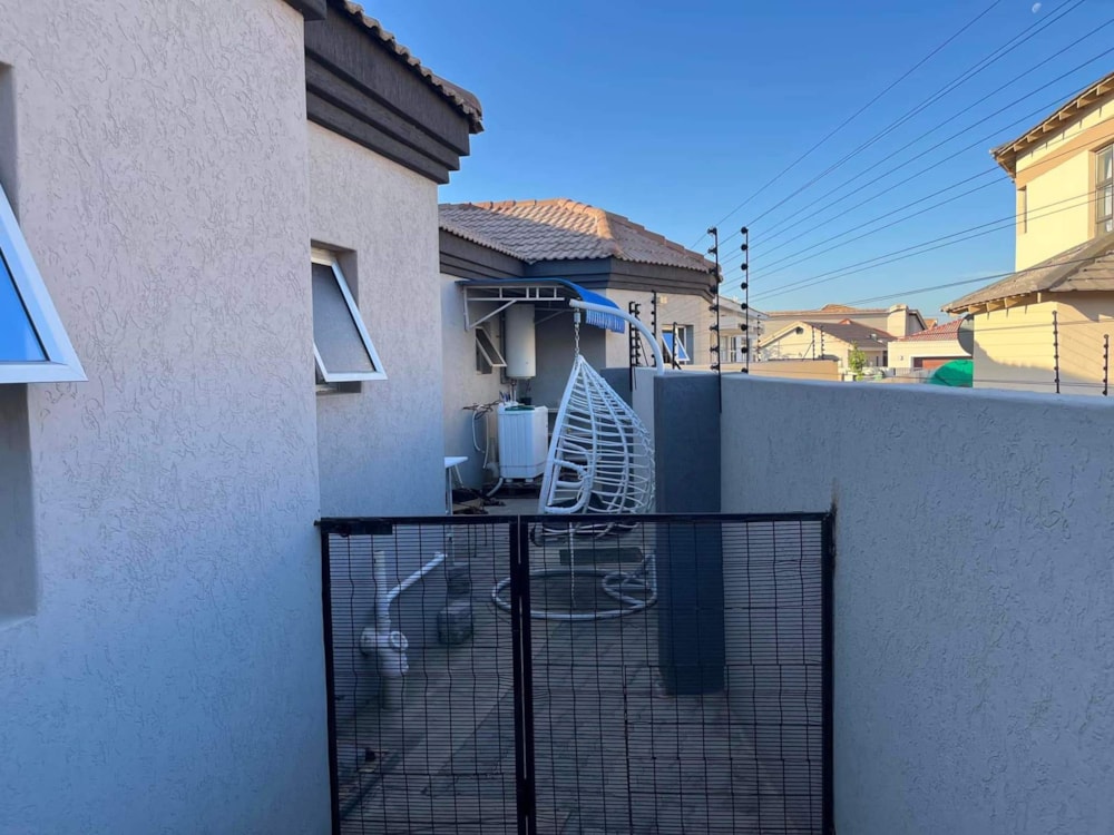 House for sale in Block 10, Botswana - 3BO1611324 House for sale in Block 10, Botswana - 3BO1611324