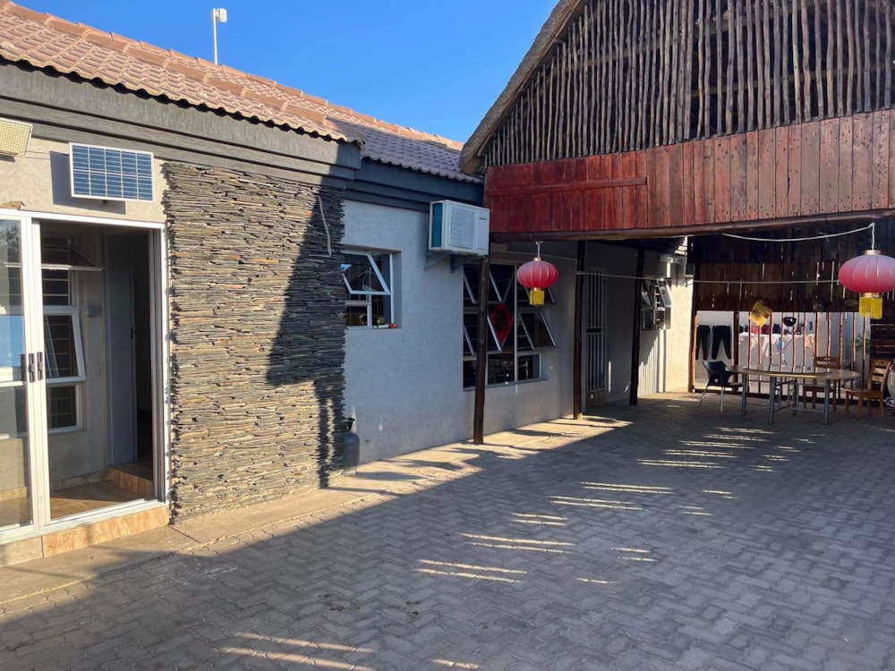 House for sale in Block 10, Botswana - 3BO1611324 House for sale in Block 10, Botswana - 3BO1611324