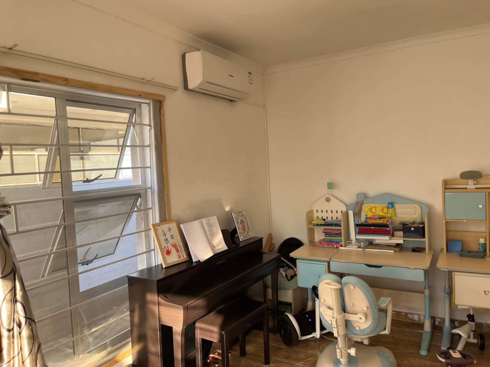 House for sale in Block 10, Botswana - 3BO1611324 House for sale in Block 10, Botswana - 3BO1611324