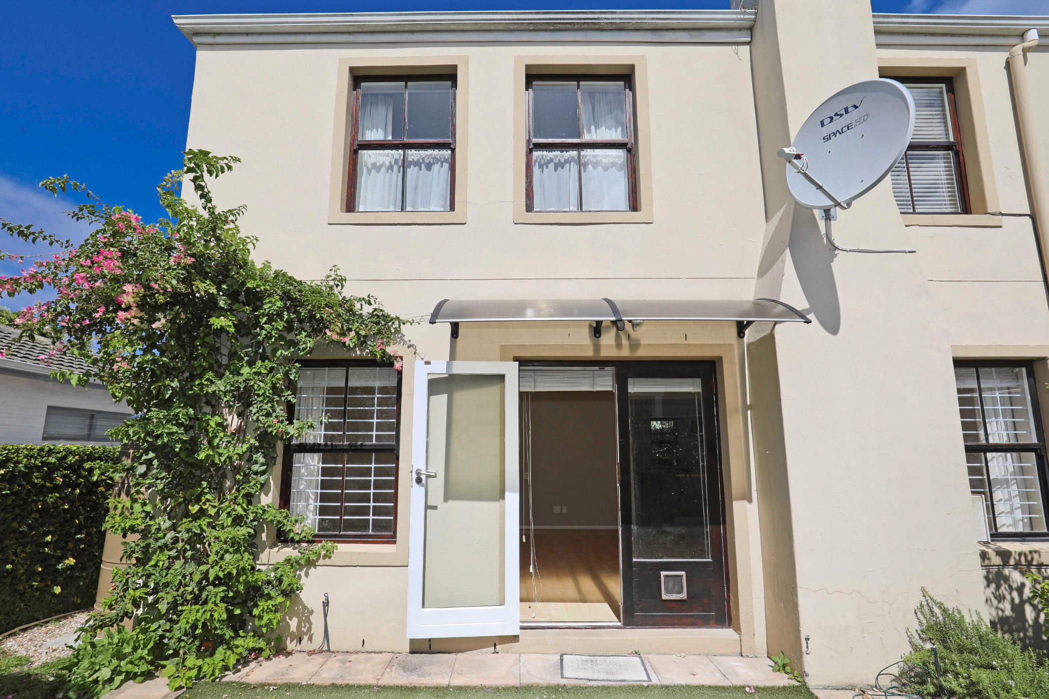 Townhouse let in Harfield Village - RBL1690674