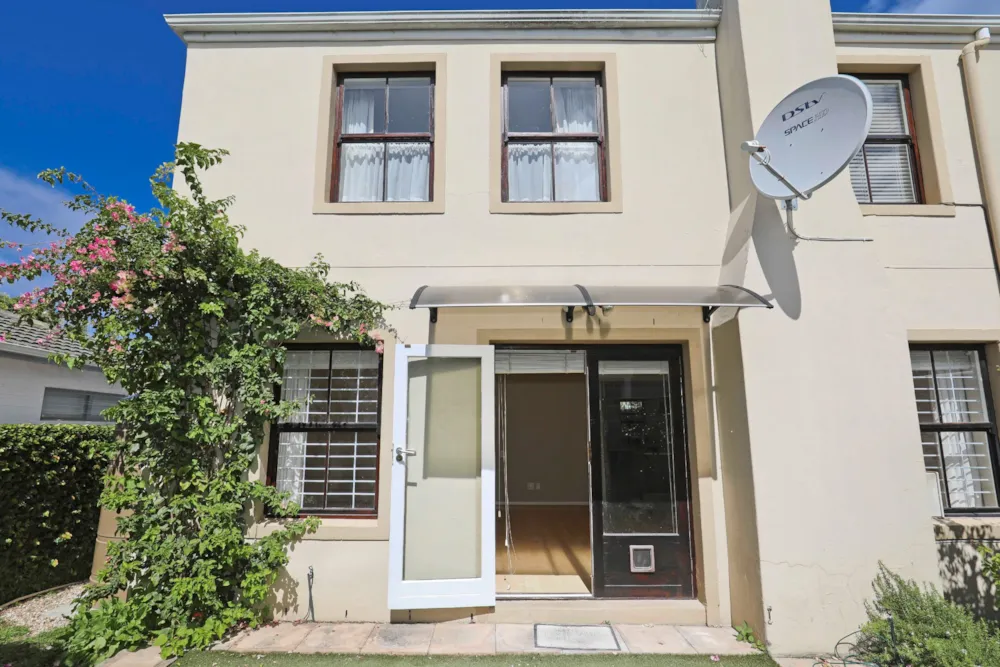Townhouse let in Harfield Village - RBL1729688 Townhouse let in Harfield Village - RBL1729688