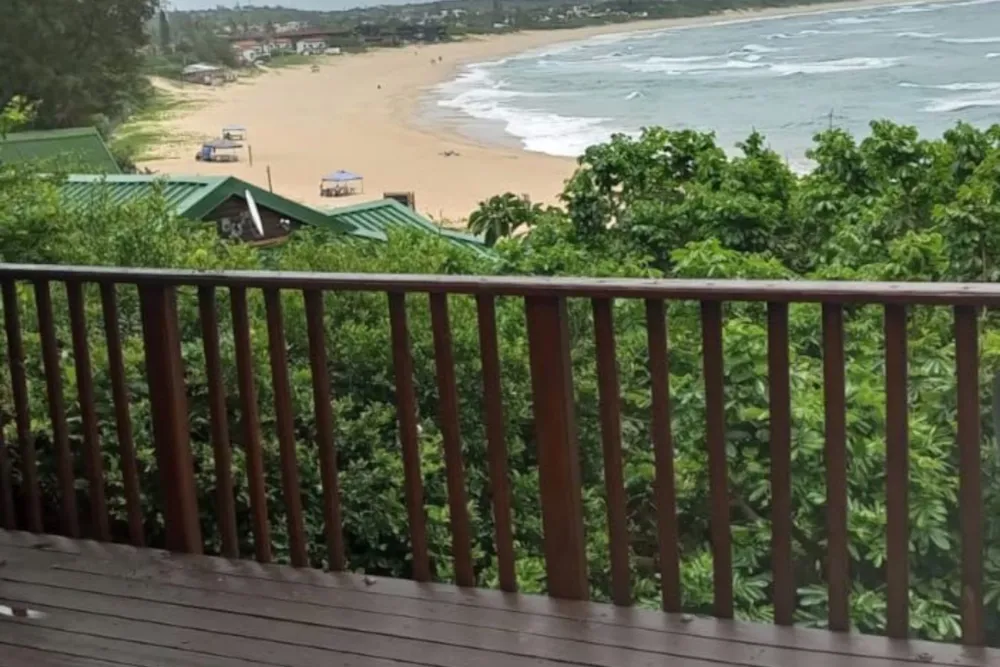 Beachfront villa for sale in Ponta de Ouro, Mozambique - 3MQ1610326