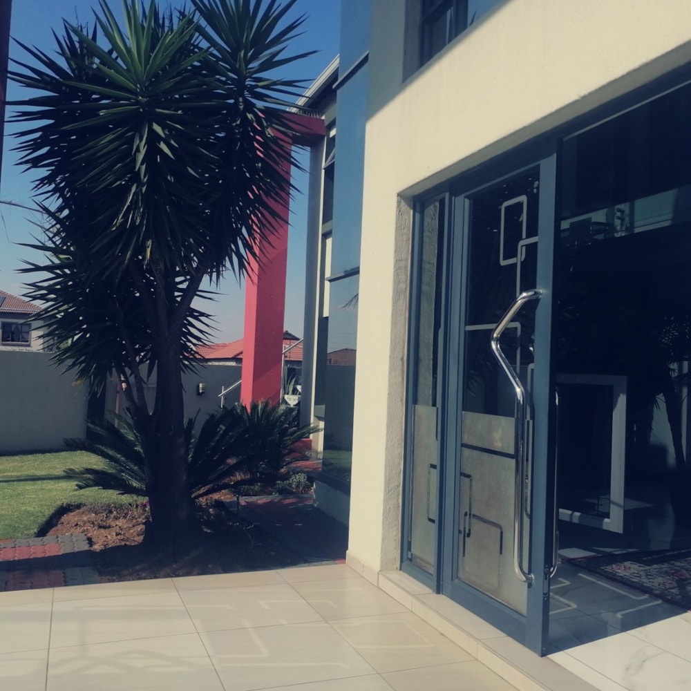 Double-storey house to rent in Aerorand - 1MD1742657 Double-storey house to rent in Aerorand - 1MD1742657