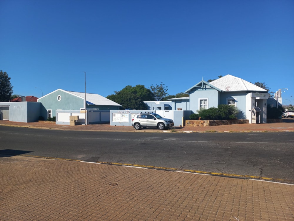 Commercial office for sale in Windhoek, Namibia - 3NM1611310