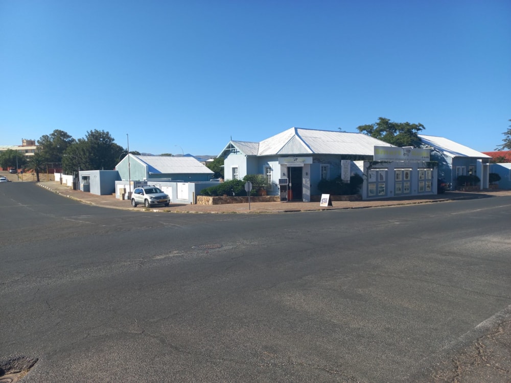 Commercial office for sale in Windhoek, Namibia - 3NM1611310