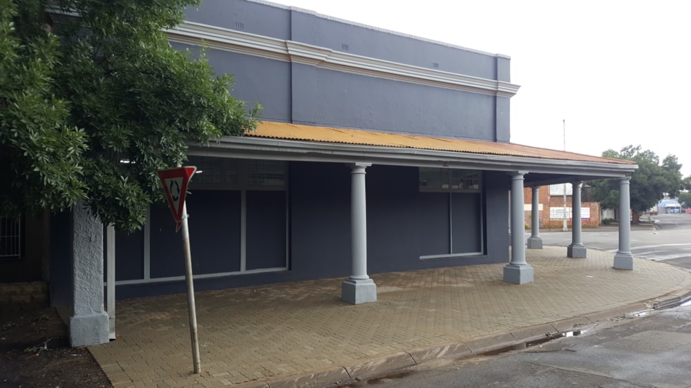 Commercial flats to rent in Hilton, Bloemfontein - 1BX1611439 Commercial flats to rent in Hilton, Bloemfontein - 1BX1611439