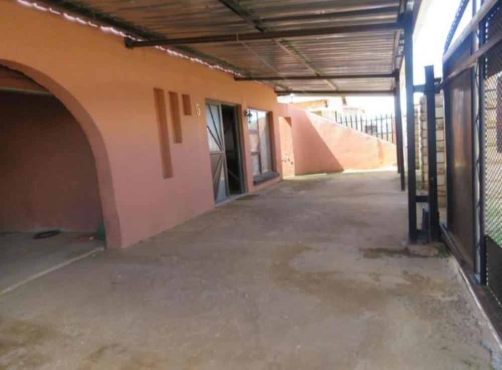 House for sale in Queenstown - 1MH1612402