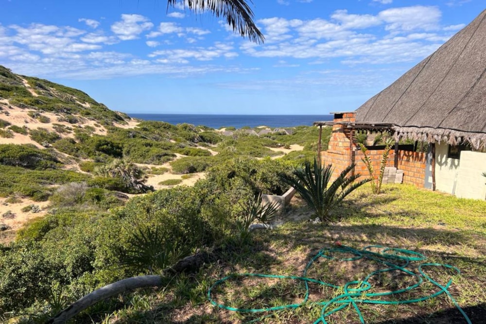 Beach bungalow for sale in Inharrime, Mozambique - 3MQ1689118