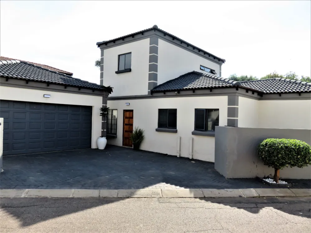 Security estate home for sale in Terenure - KTP1612327 Security estate home for sale in Terenure - KTP1612327