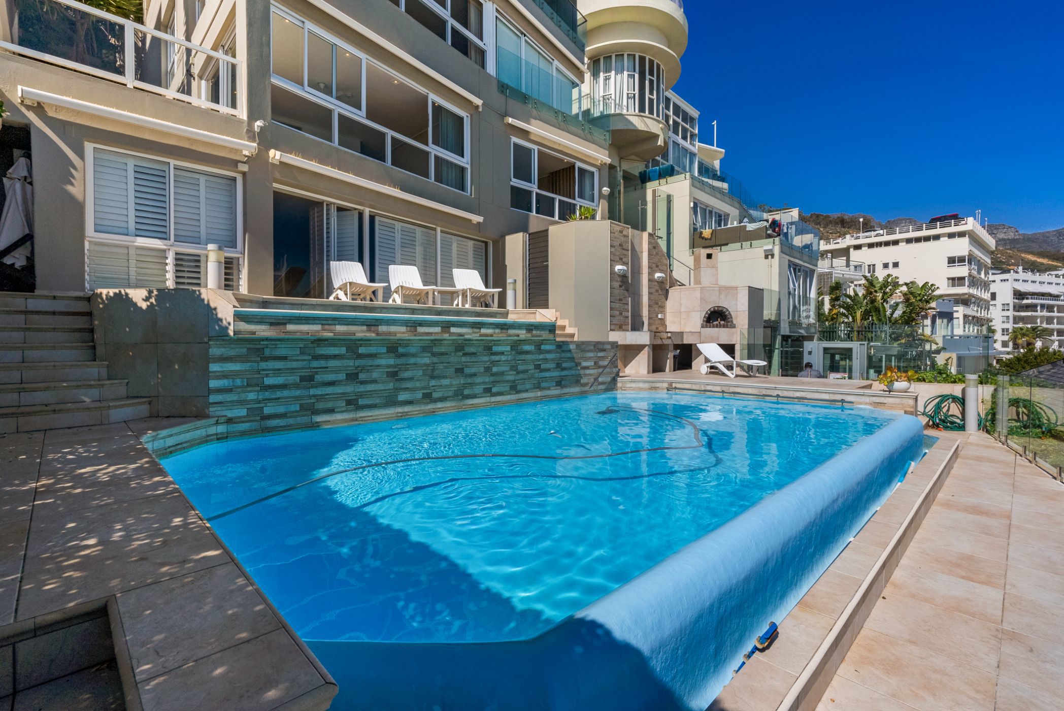 Double-storey apartment to rent in Clifton - ASL1706079