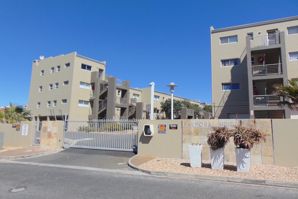 Apartment let in West Beach, Blouberg - 1TV1695230