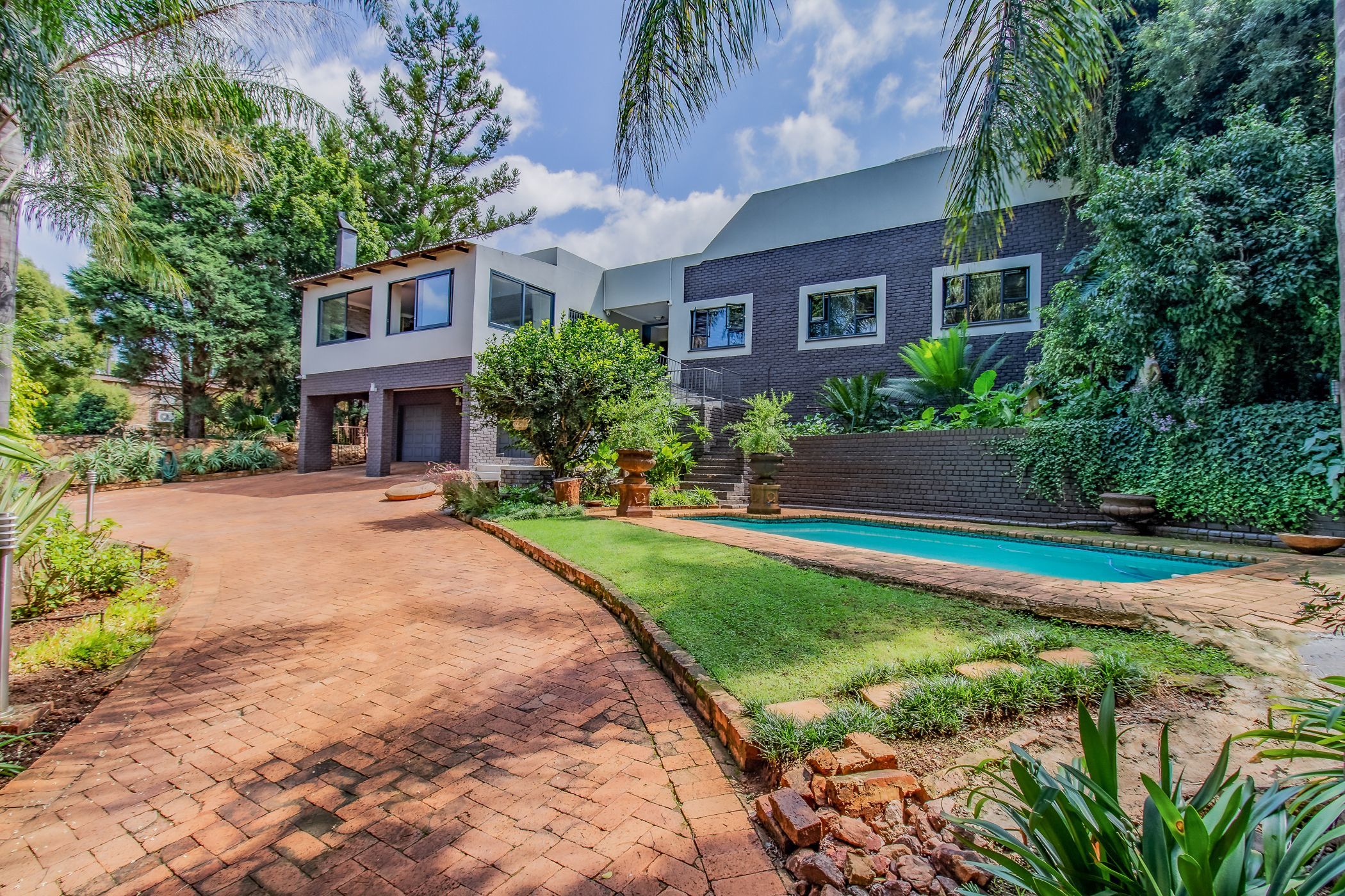 Double-storey house for sale in Schoemansville - 1HR1638579