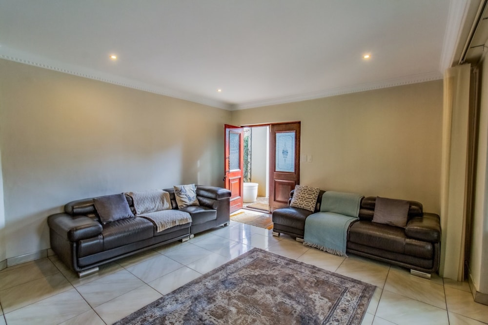 Security estate home for sale in Melodie - 1HR1721227 Security estate home for sale in Melodie - 1HR1721227