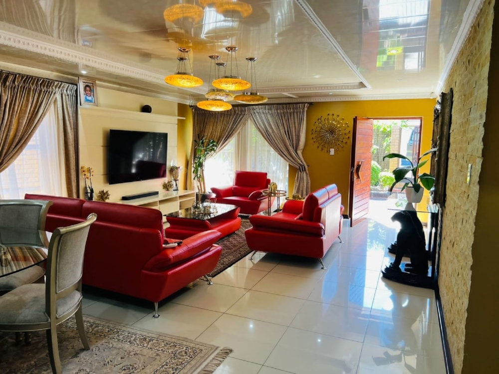 Security complex home let in Arboretum, Richards Bay - 1RY1715947 Security complex home let in Arboretum, Richards Bay - 1RY1715947