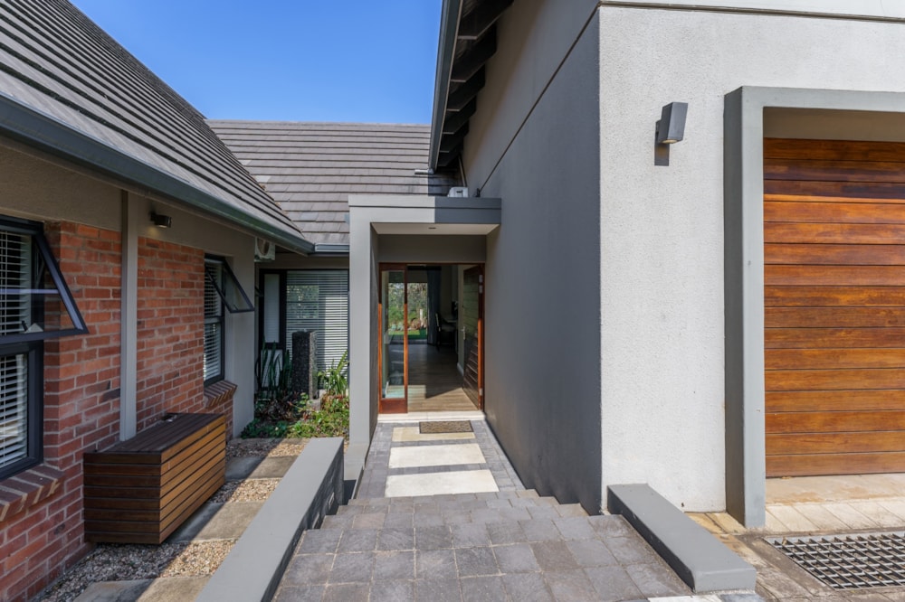 House sold in Cotswold Downs Estate - 1KF1599825