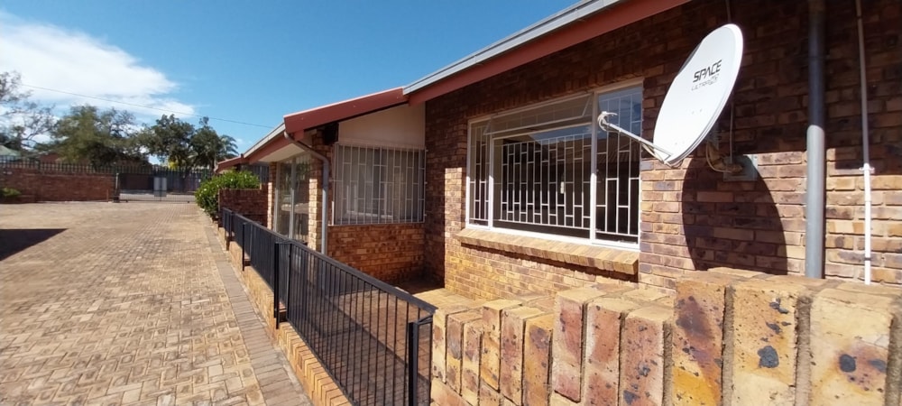 Townhouse to rent in Lydenburg (Mashishing) - 1LY1745509 Townhouse to rent in Lydenburg (Mashishing) - 1LY1745509